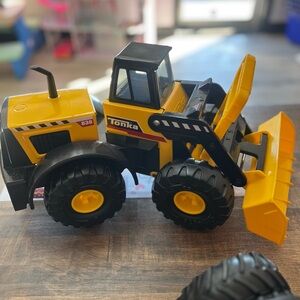 Tonka Steel Classics Front Loader - Made with Steel & Sturdy Plastic